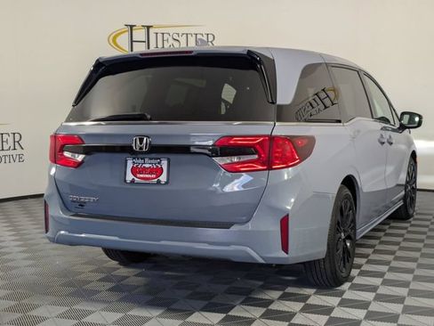 Used 2025 Honda Odyssey Sport-L image 2