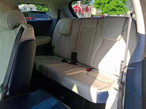 Used 2026 Kia Carnival EX FWD image 10
