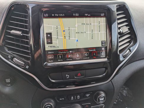 Used 2019 Jeep Cherokee Limited AWD/4WD image 22