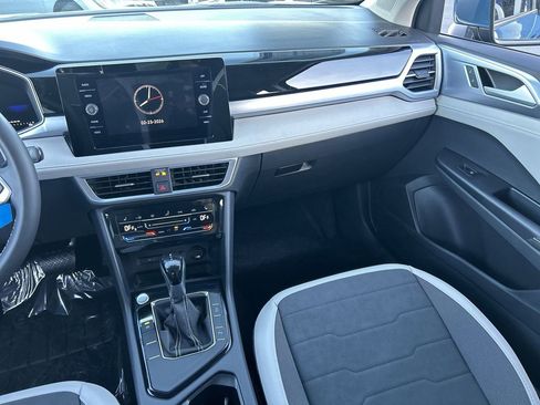 New 2026 Volkswagen Taos SE image 12