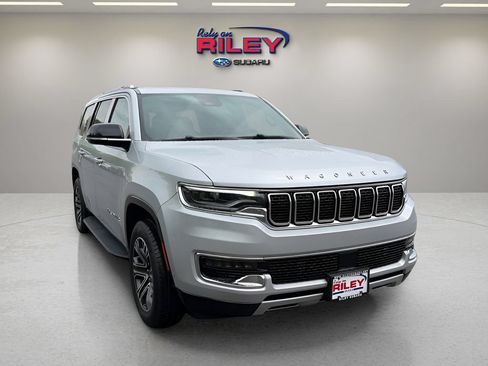 Used 2024 Jeep Wagoneer Series II AWD/4WD image 3