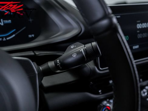 Used 2025 Lotus Emira RWD image 33