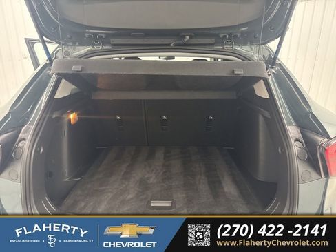 Used 2025 Chevrolet Trax LT w/ Driver Confidence Package image 17