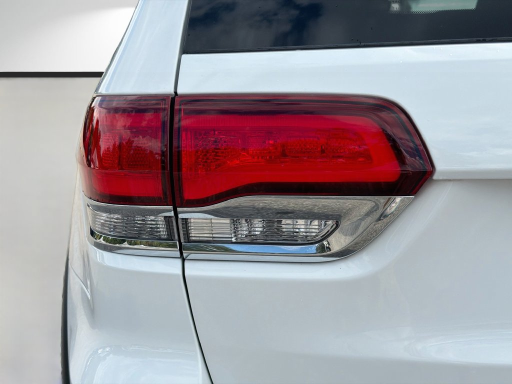 Used 2021 Jeep Grand Cherokee Laredo RWD image 10