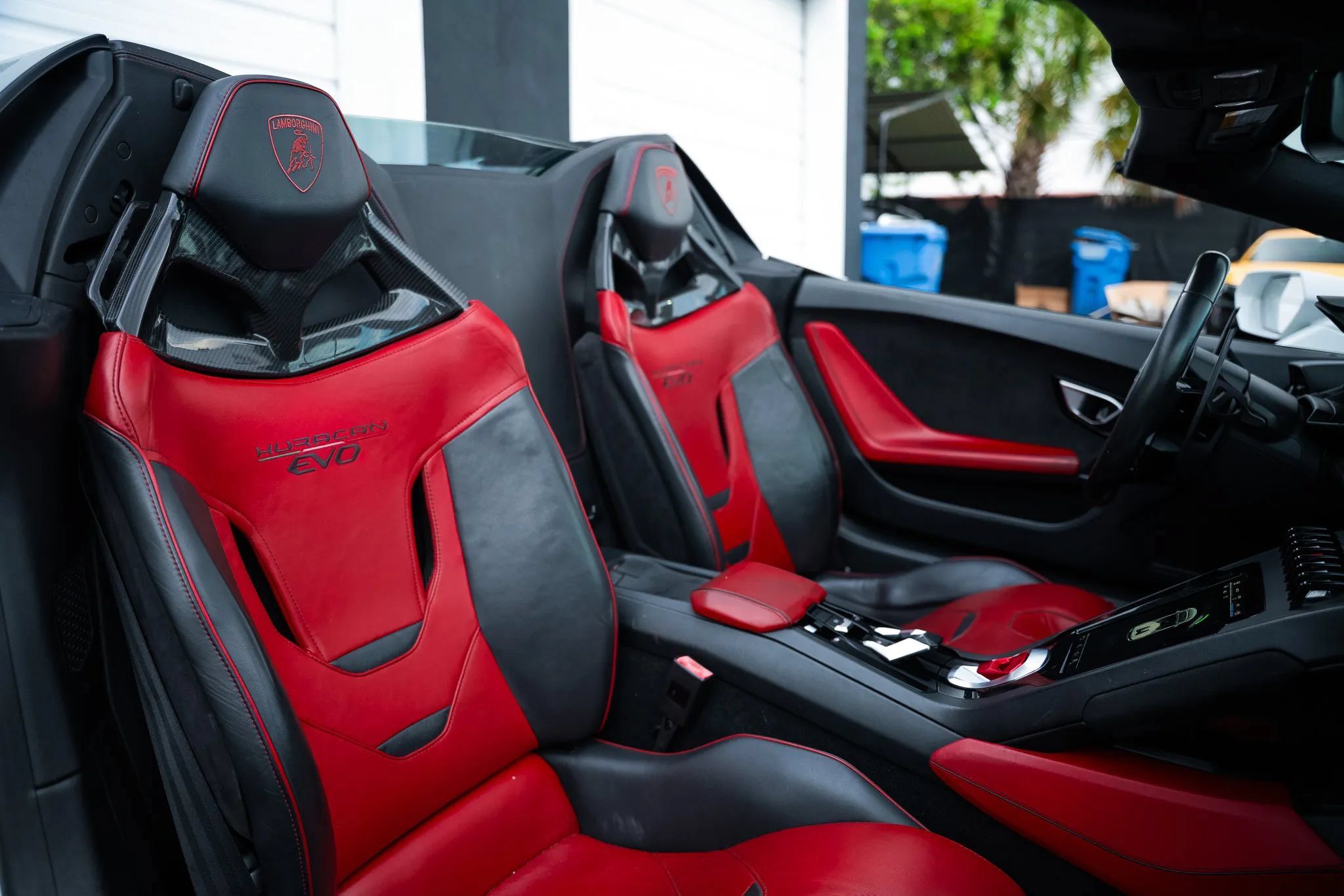 Used 2021 Lamborghini Huracan EVO RWD image 16