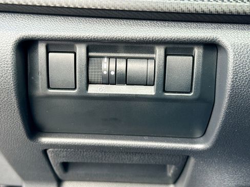 Certified 2024 Subaru Crosstrek 2.0i Premium image 33