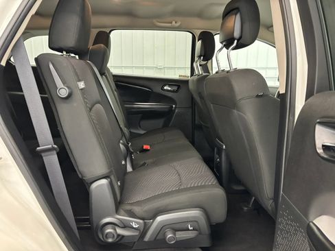Used 2020 Dodge Journey SE w/ Blacktop Package FWD image 32