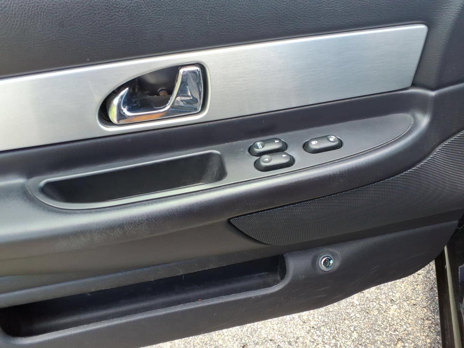 Used 2003 Ford Thunderbird RWD image 15