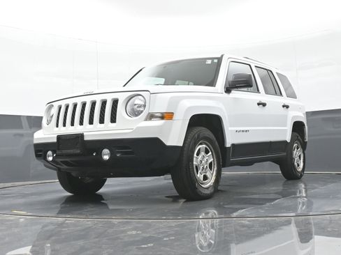 Used 2016 Jeep Patriot Sport AWD/4WD image 39