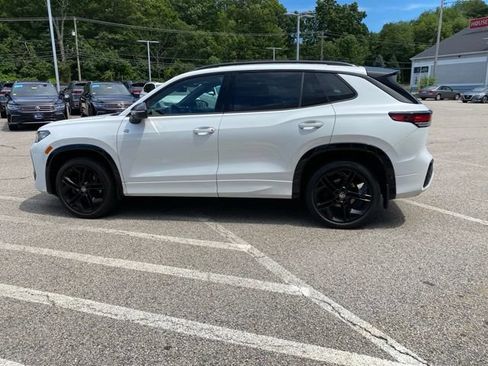 Certified 2025 Volkswagen Tiguan SE R-Line AWD/4WD image 8