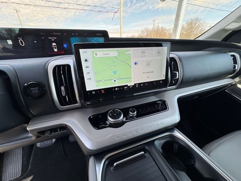 Used 2025 Ford Expedition Max Active image 31