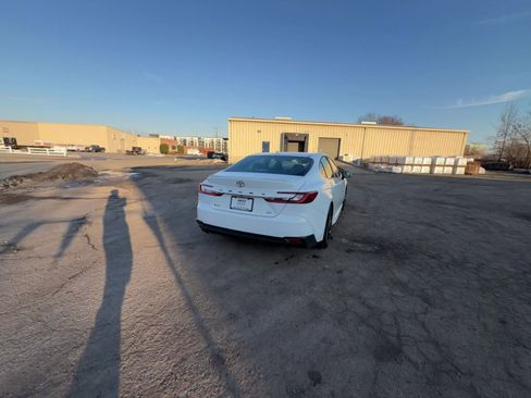 Used 2025 Toyota Camry SE image 16