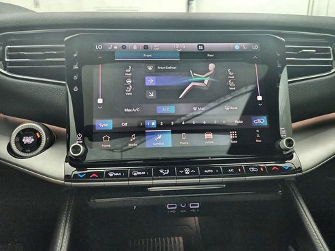 New 2026 Jeep Grand Wagoneer L 4WD image 19