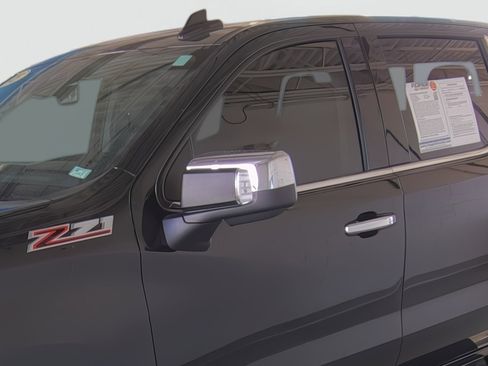 Used 2025 Chevrolet Silverado 1500 LTZ AWD/4WD image 8