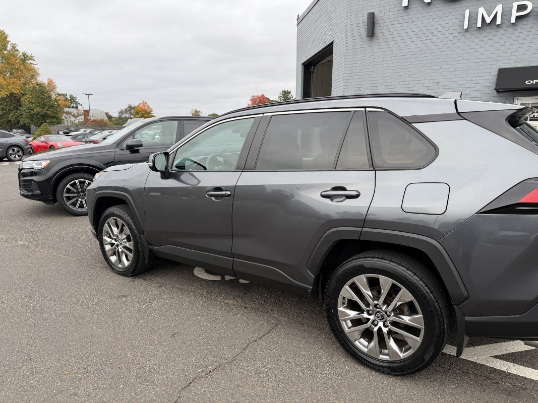 Used 2019 Toyota RAV4 XLE Premium w/ Cold Weather Package AWD/4WD image 11