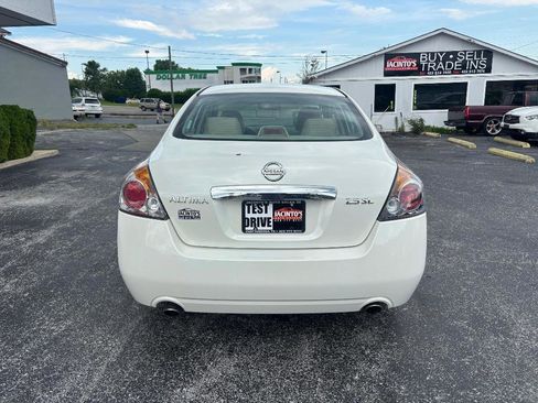 Used 2011 Nissan Altima 2.5 SL w/ 2.5SL Pkg FWD image 7