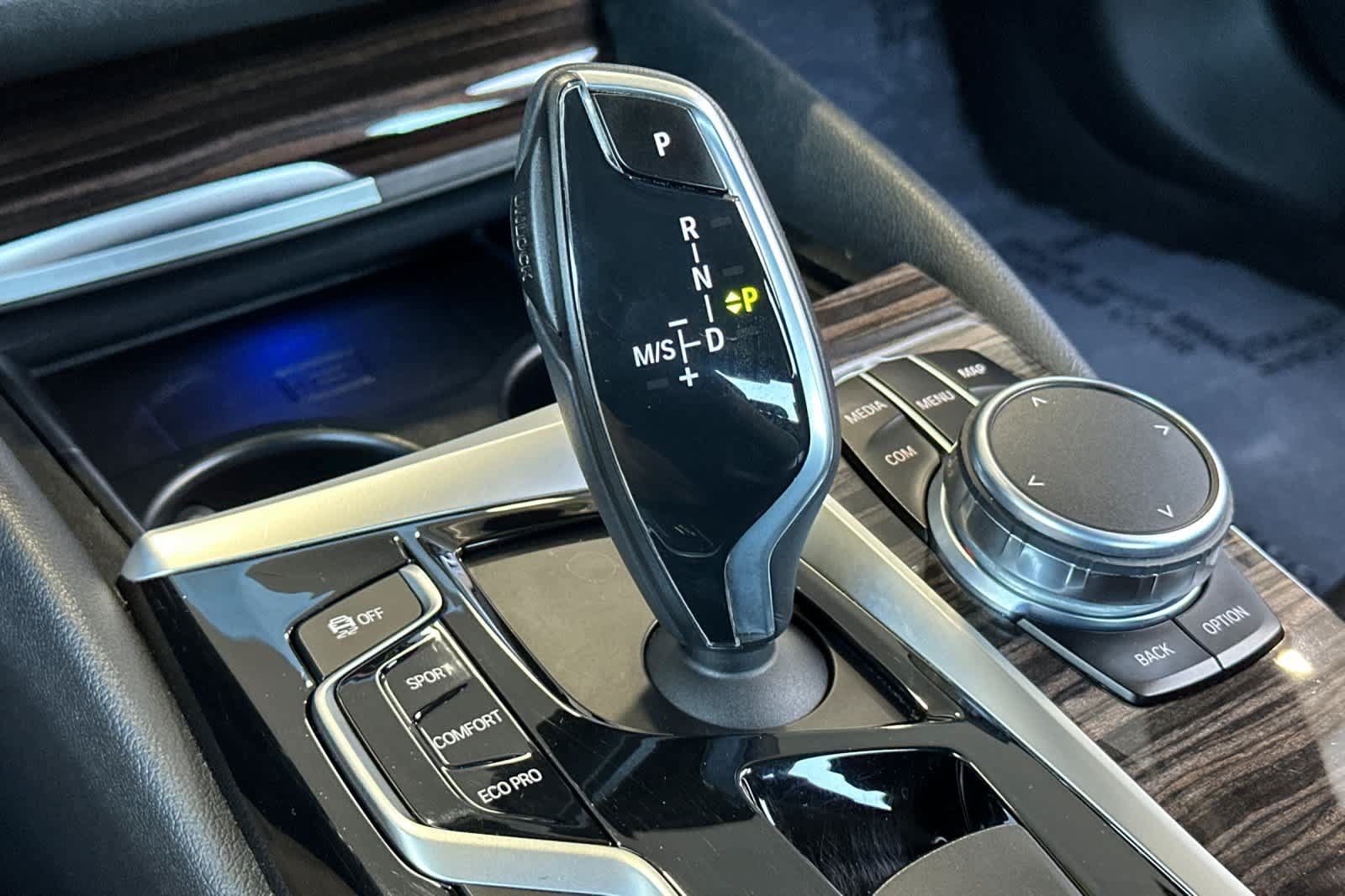 Used 2018 BMW 530e RWD image 20
