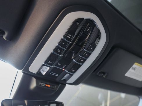 New 2025 Porsche Macan image 29