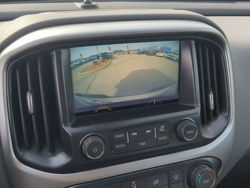 Used 2018 Chevrolet Colorado LT w/ LPO, Premium Interior Package image 16