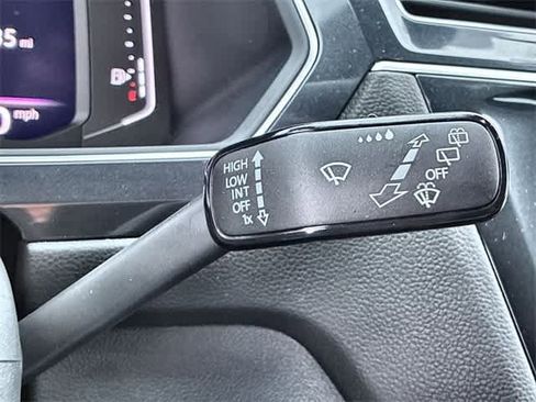 Used 2024 Volkswagen Tiguan SEL R-Line image 28