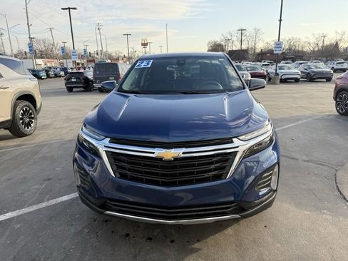 Used 2023 Chevrolet Equinox LT image 2