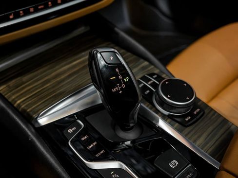 Used 2019 BMW 540i xDrive w/ Premium Package image 28