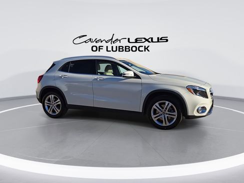 Used 2018 Mercedes-Benz GLA 250 4MATIC image 9