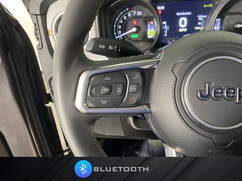 Used 2025 Jeep Wrangler Unlimited Sahara w/ Safety Group AWD/4WD image 23