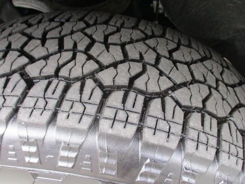 Certified 2025 Chevrolet Silverado 1500 Custom image 10