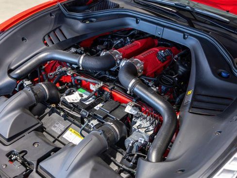 Used 2015 Ferrari California T RWD image 27