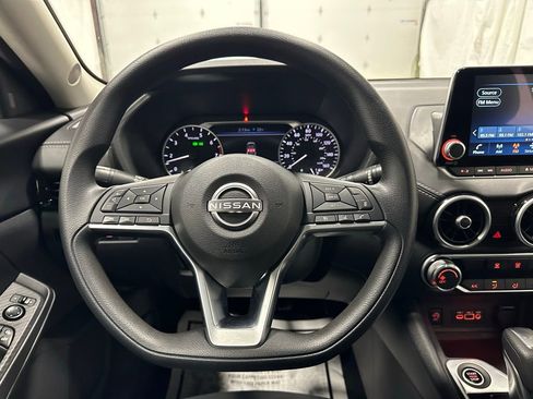 Used 2025 Nissan Sentra SV image 18