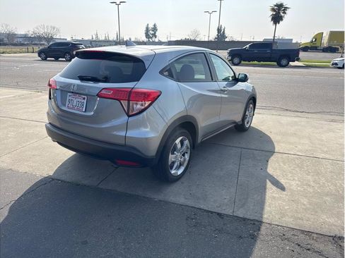 Used 2018 Honda HR-V LX image 5