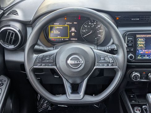 Used 2023 Nissan Kicks SV image 13