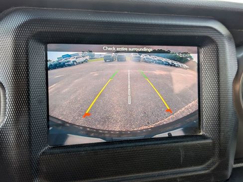 Used 2023 Jeep Wrangler Sport AWD/4WD image 25
