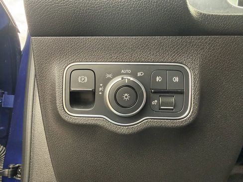 Used 2021 Mercedes-Benz GLB 250 4MATIC image 25