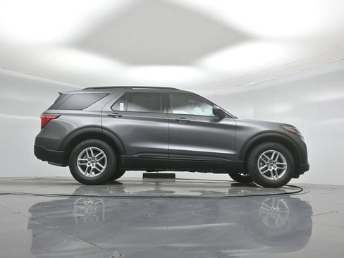 New 2026 Ford Explorer Active RWD image 46