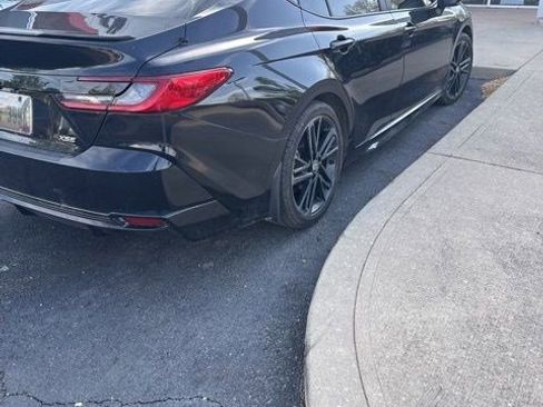 Used 2025 Toyota Camry XSE w/ Premium Package image 5