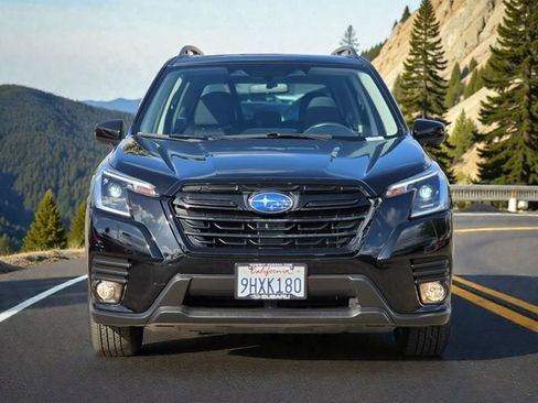 Certified 2023 Subaru Forester Premium image 3