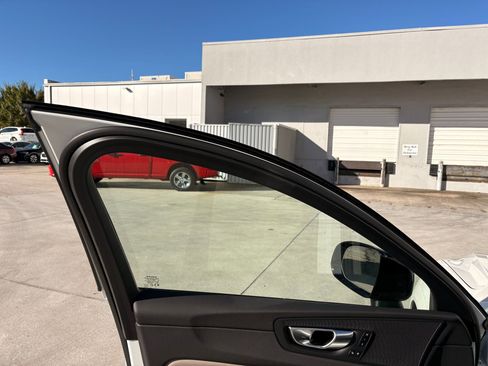 Used 2026 Volvo XC60 B5 Plus w/ Protection Package Premier image 22