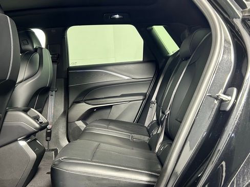 Used 2024 Cadillac Lyriq Luxury AWD/4WD image 16