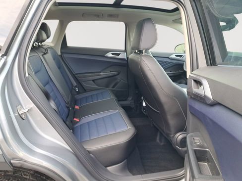 New 2025 Volkswagen Taos SEL image 16