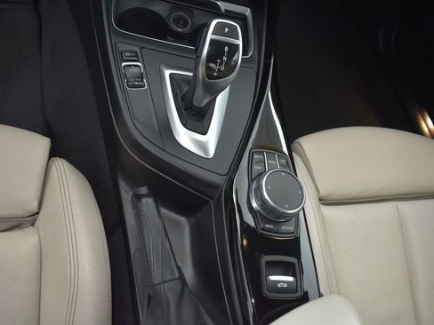 Used 2018 BMW 230i Convertible RWD image 16