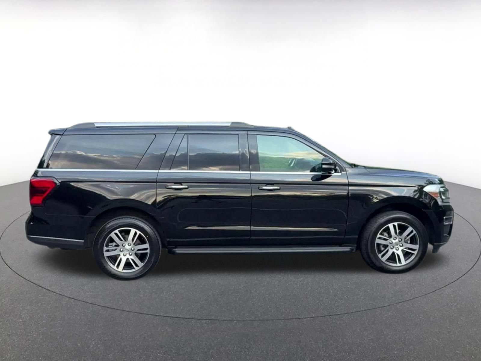 Used 2024 Ford Expedition Max Limited AWD/4WD image 15