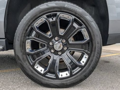 Used 2019 Cadillac Escalade Luxury AWD/4WD image 8