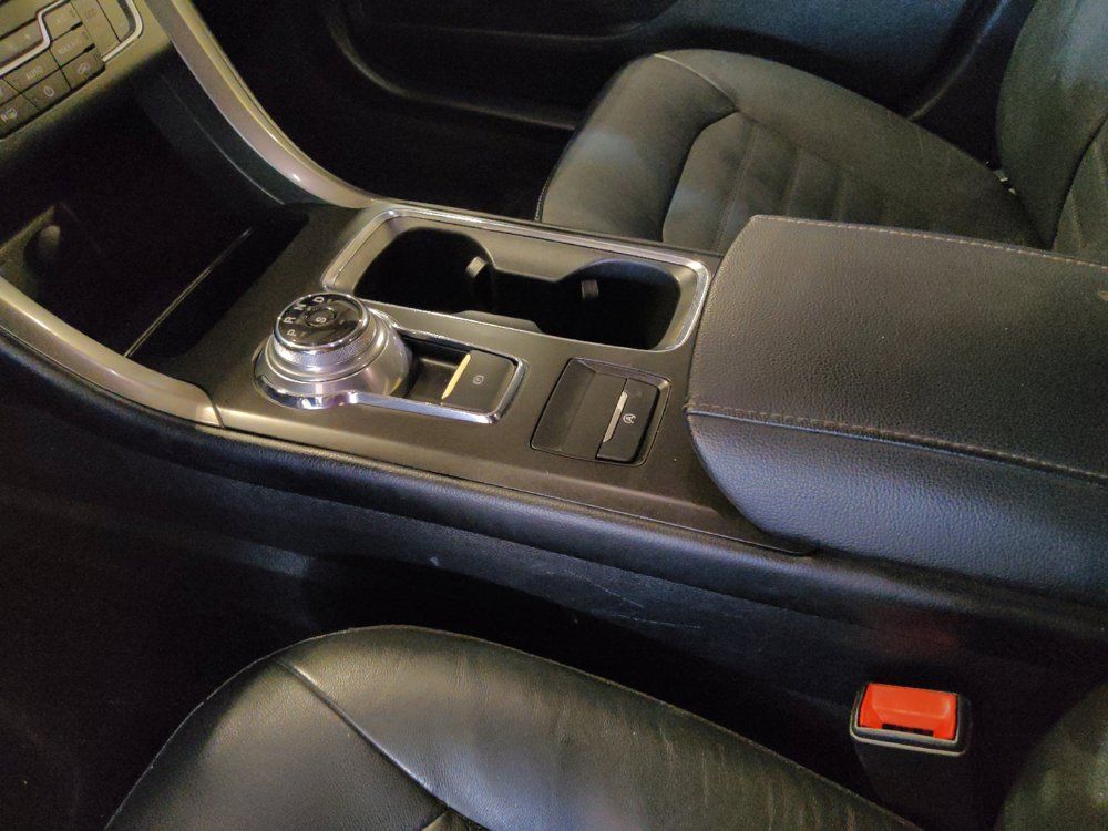 Used 2018 Ford Fusion SE w/ Fusion SE Technology Package FWD image 26