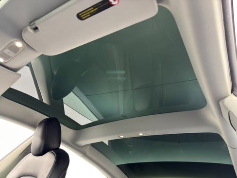 Used 2022 Tesla Model 3 Performance image 12