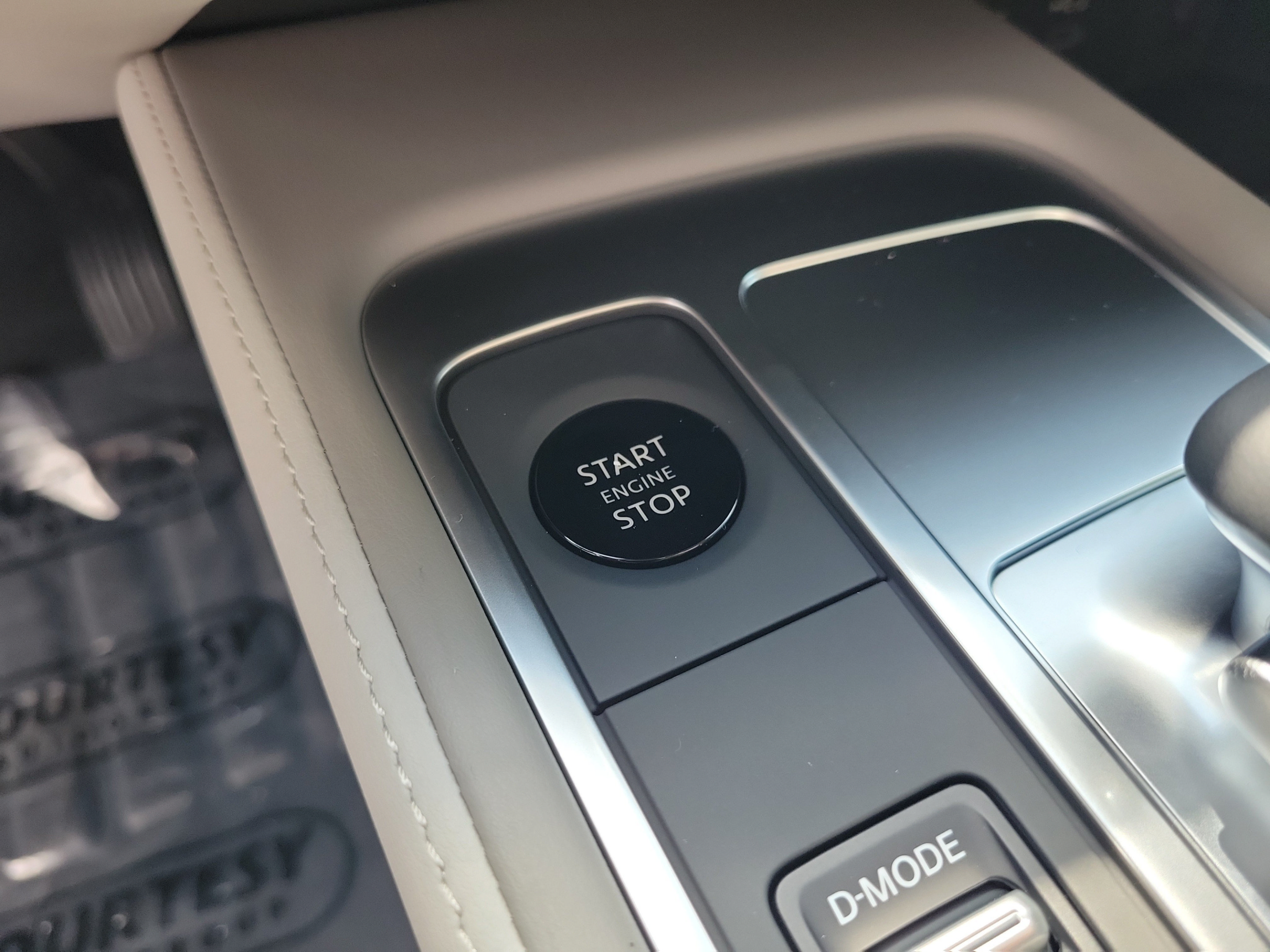 New 2027 INFINITI QX60 Luxe w/ Cargo Package FWD image 19