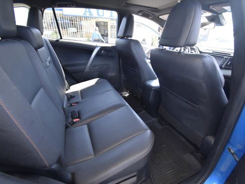 Used 2018 Toyota RAV4 SE AWD/4WD image 11