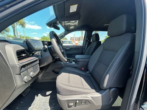 New 2026 Chevrolet Suburban LS w/ LS Custom Edition RWD image 13