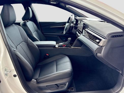 Used 2025 Toyota Camry XSE image 19